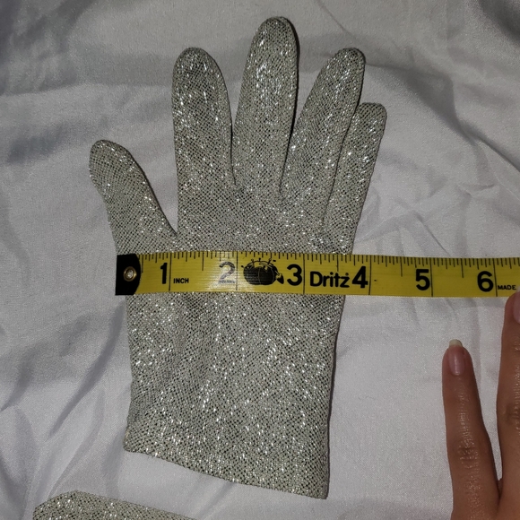 Vintage Style Metallic Small Purse with Chain and Metallic Gloves Set - Picture 13 of 16